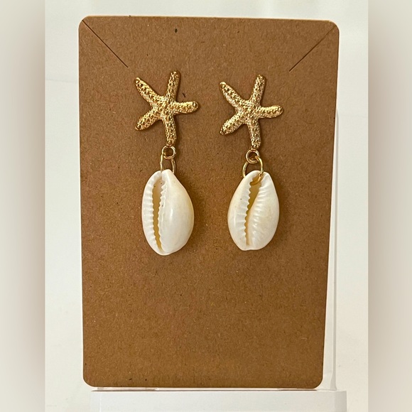 Starfish Earrings with cowrie shell | NWT - Picture 1 of 9